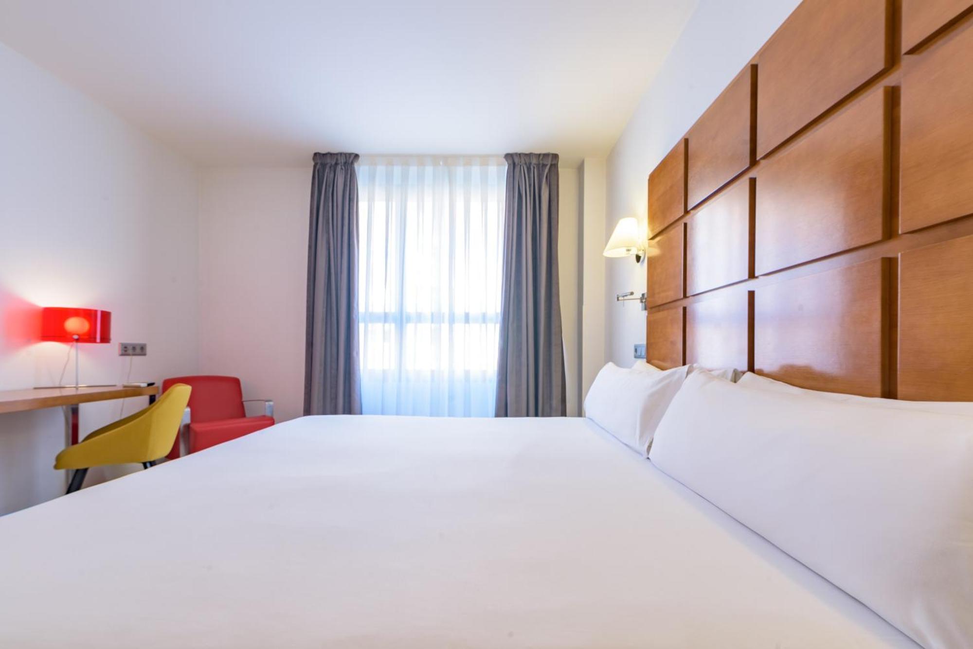 Hotel Zentral Ave Сарагоса Экстерьер фото